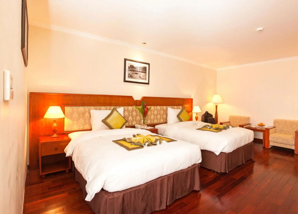 First Hotel - Général