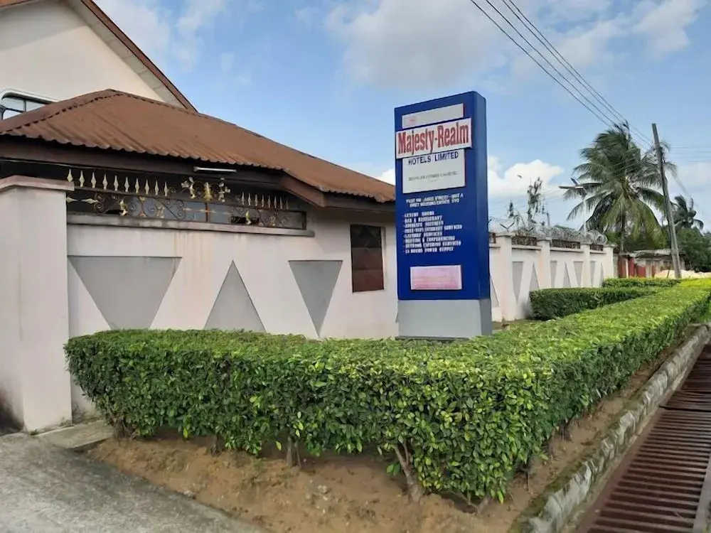 Majesty Realm Hotel
