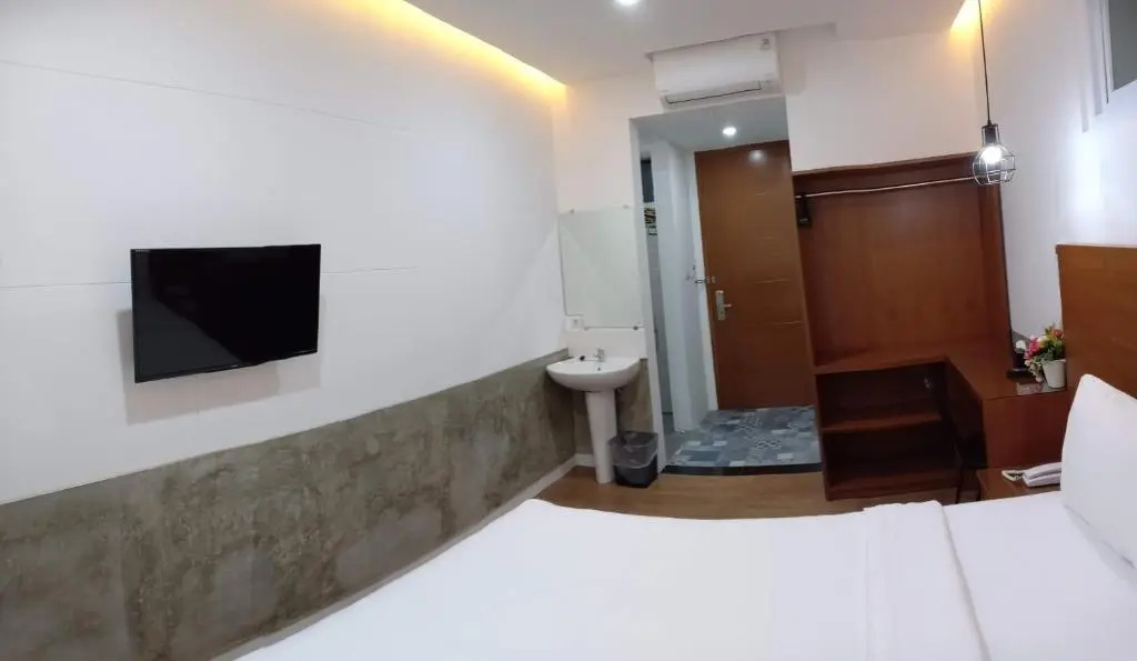 Deluxe Double room (full double bed)