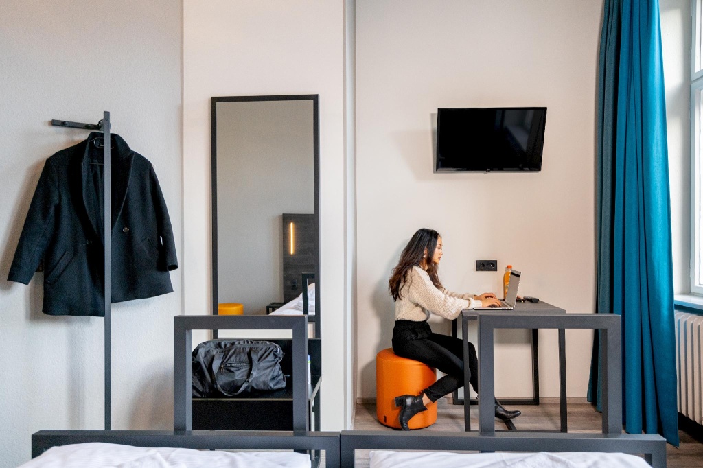 Double room (full double bed)