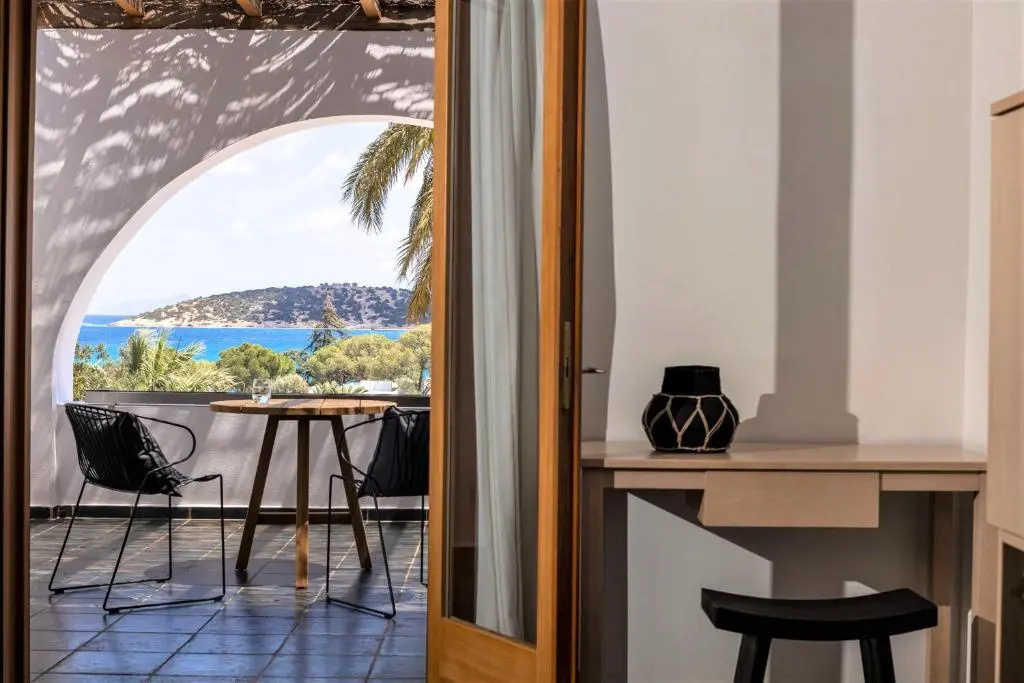 Minos Beach Art Hotel, a Member of Design Hotels - Chambres
