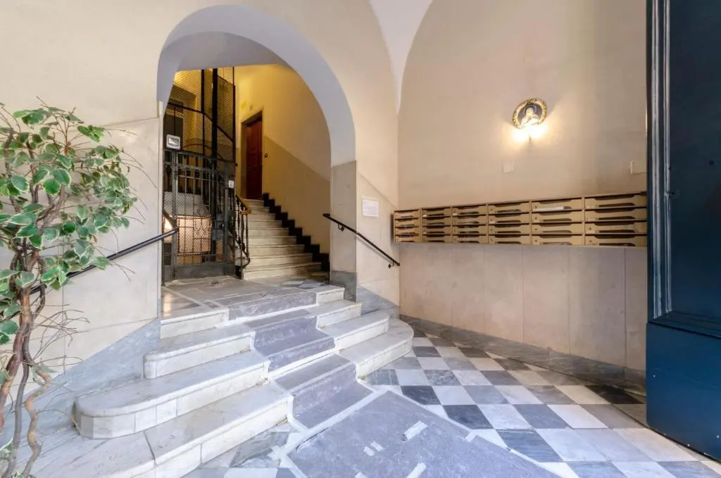 ALTIDO Colorful Apt for 6, 5 mins from Piazza Corvetto