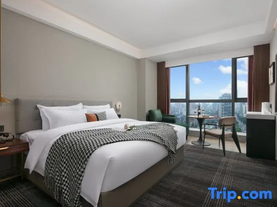 Standard Double room with street view (full double bed)