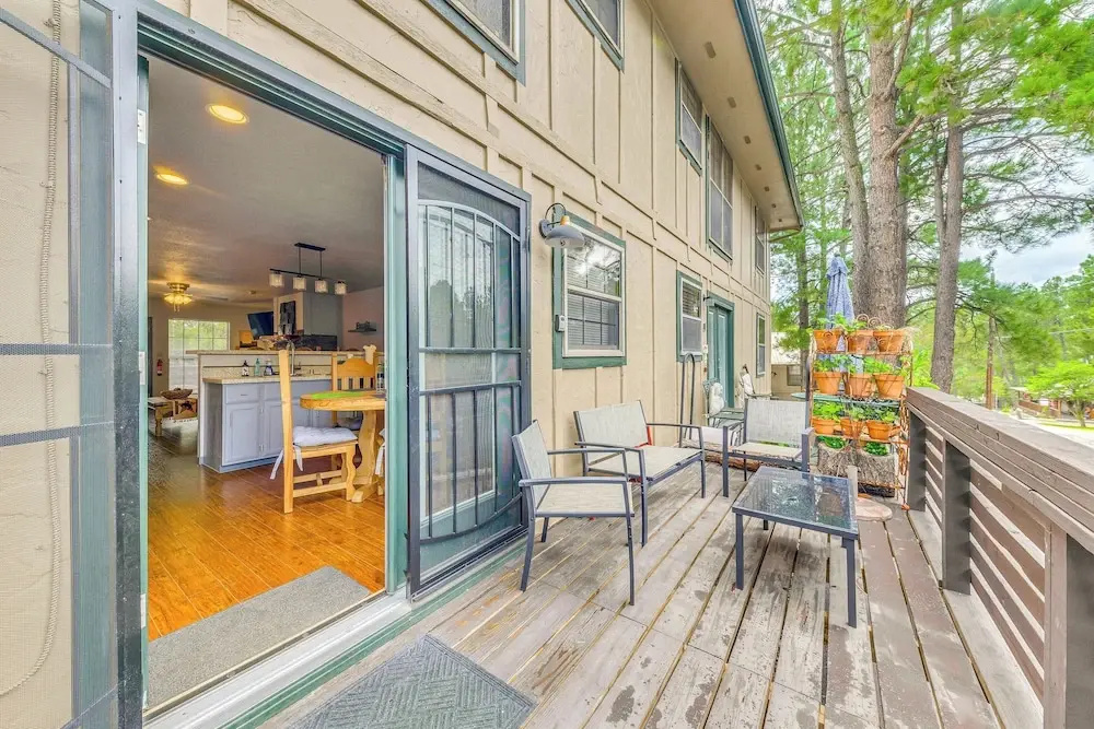 Condo Near Midtown Ruidoso w/ Furnished Deck!