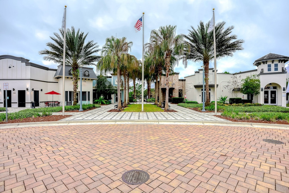 No Worries Retreat Disney-themed Townhouse in Davenport With Resort Amenities