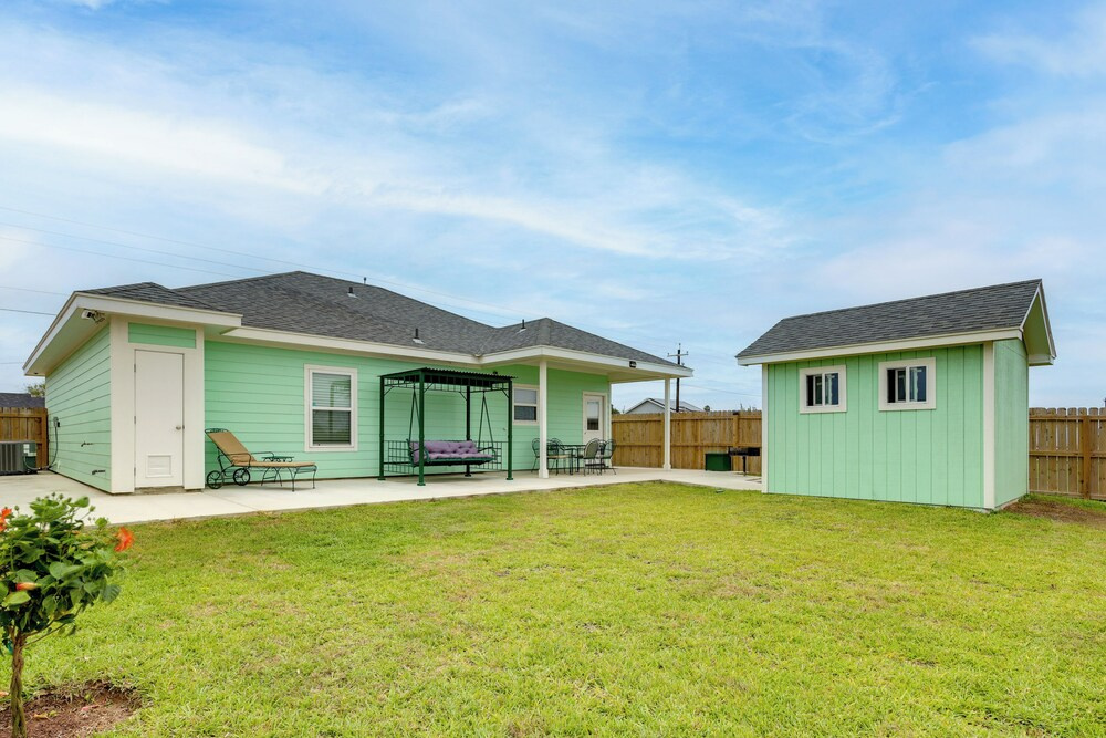 Modern Port Isabel Home: Coastal Family Home!