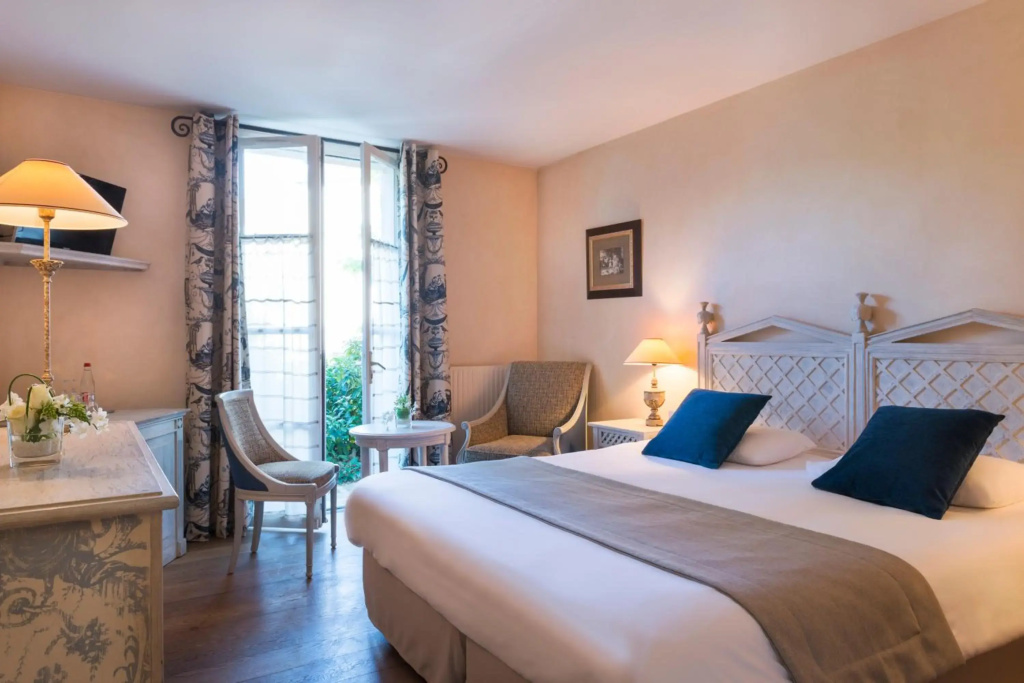 Hôtel Aux Vieux Remparts - Général