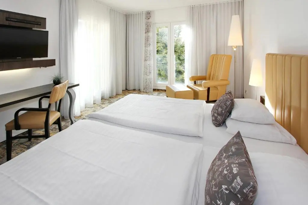 Superior Double room (full double bed)