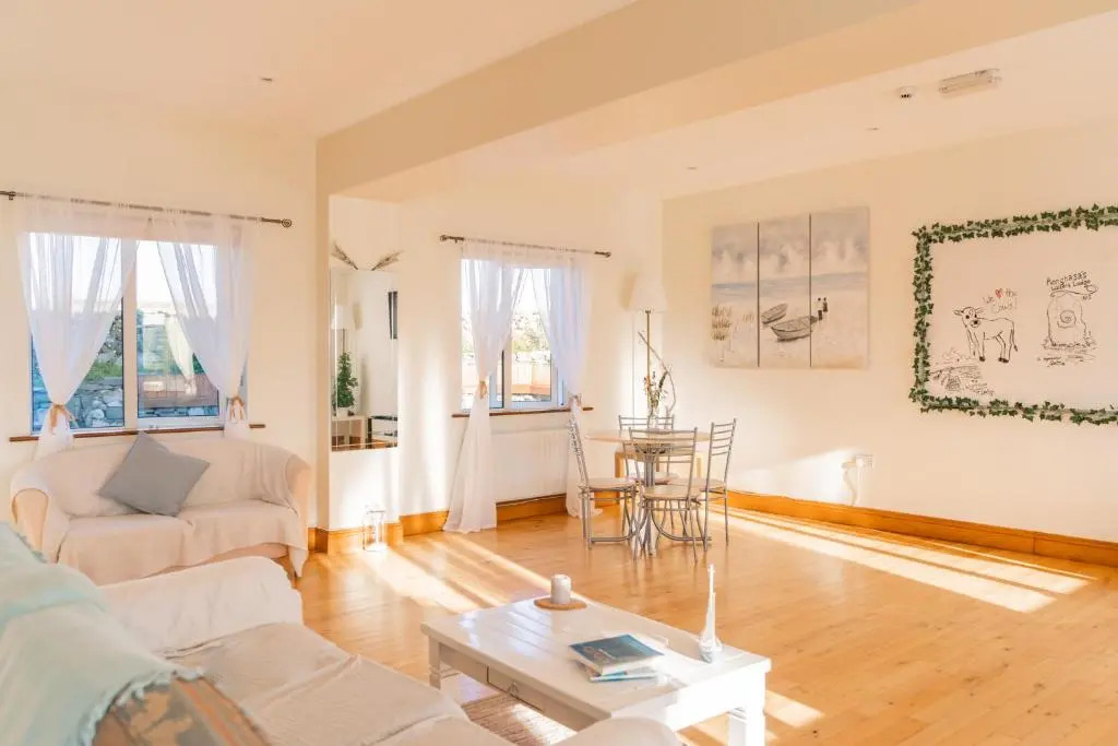 Aran Walkers Lodge (Adults Only) — фото 3