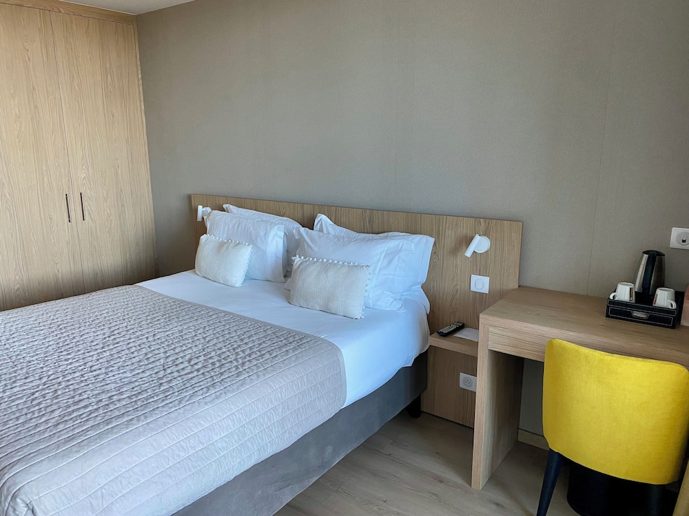 Standard Double room with sea view (full double bed)