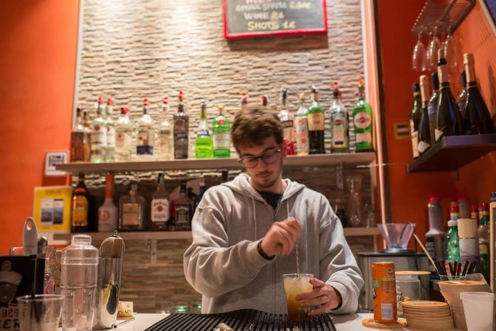 Hostel of the Sun by null