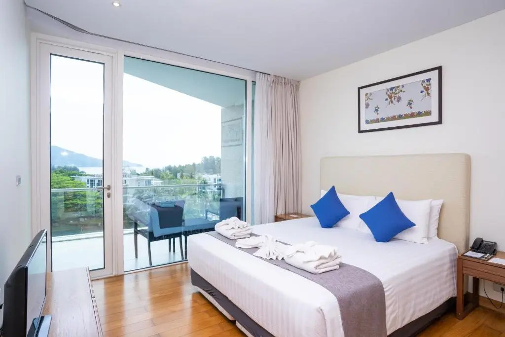 Deluxe Double room with balcony (full double bed)