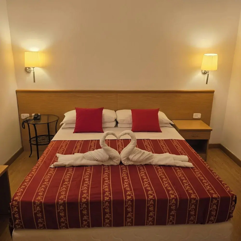 Deluxe Double room (full double bed)