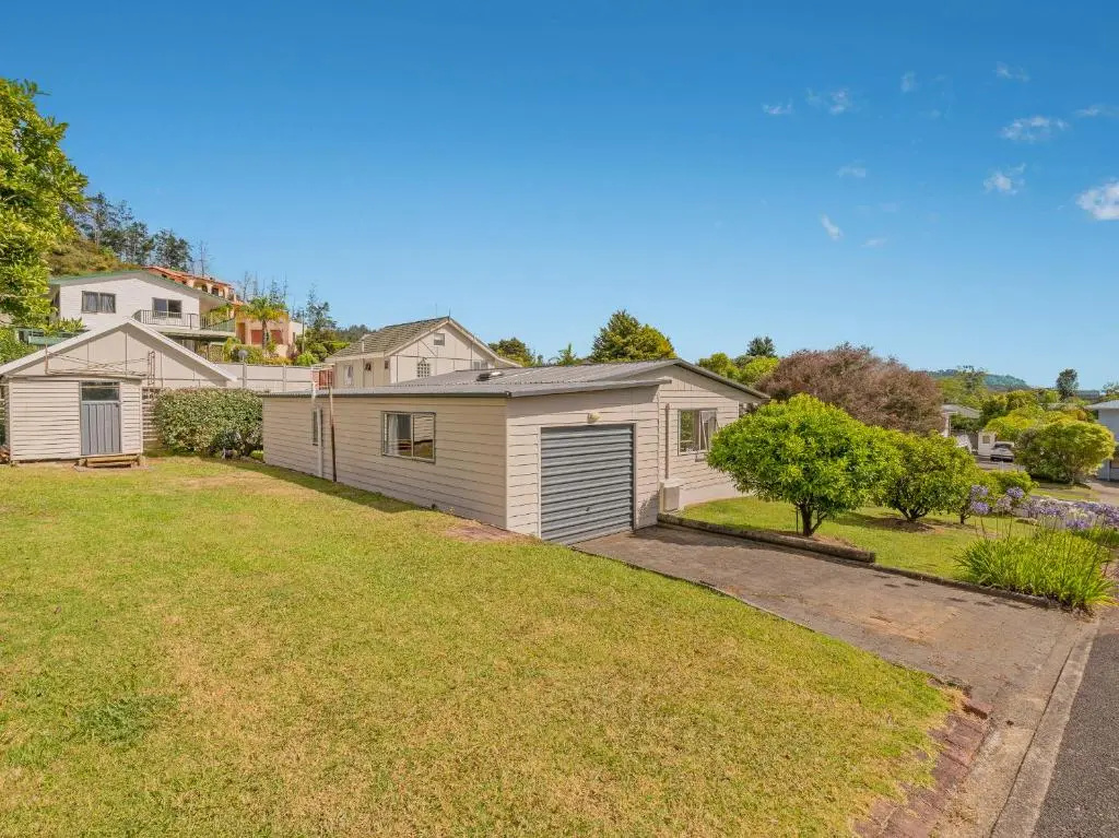 The Windsor Bach - Tairua Holiday Home