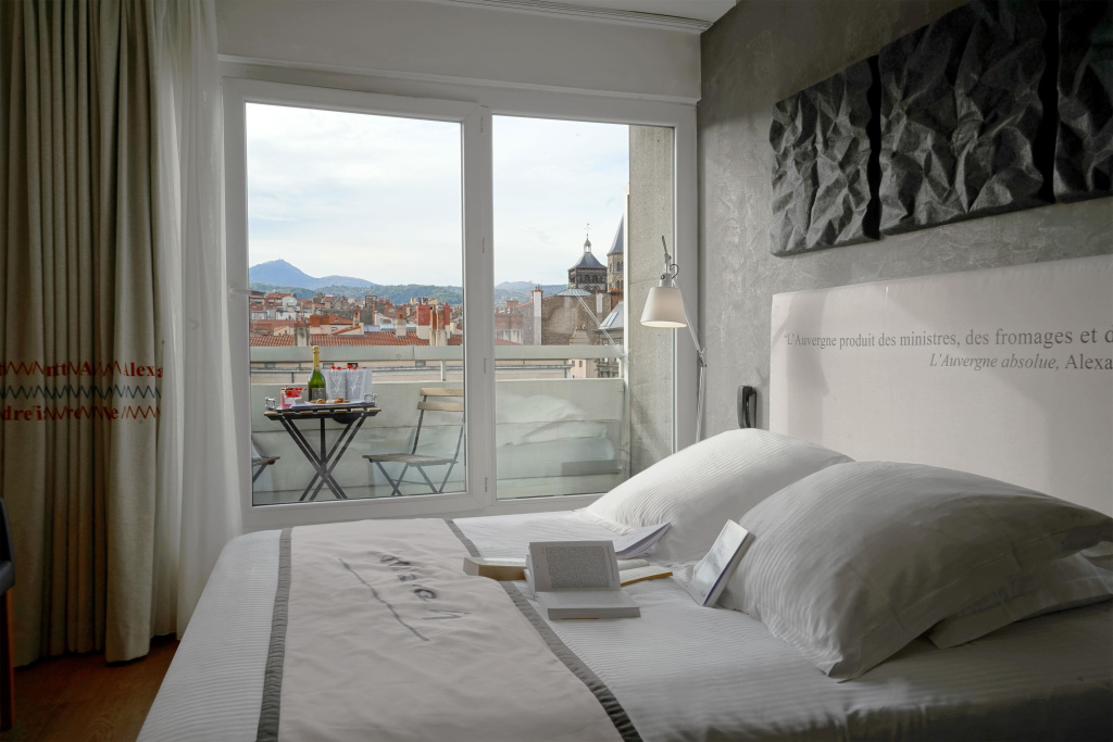 Standard Double room with balcony and with mountain view (full double bed)