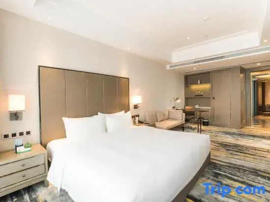 1 Bedroom Business Suite