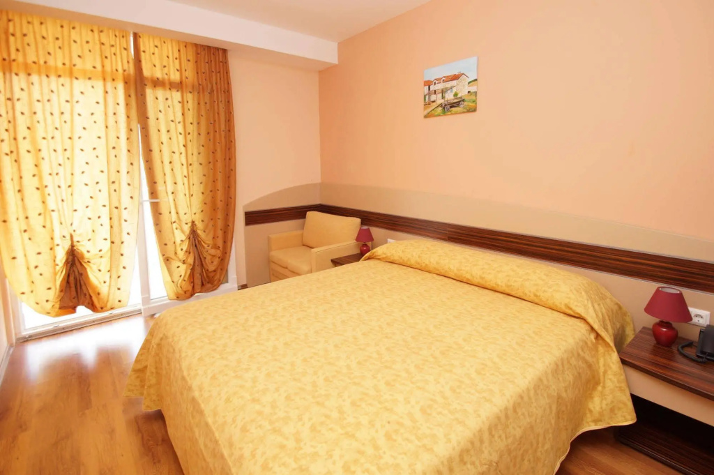 Hotel photo 12