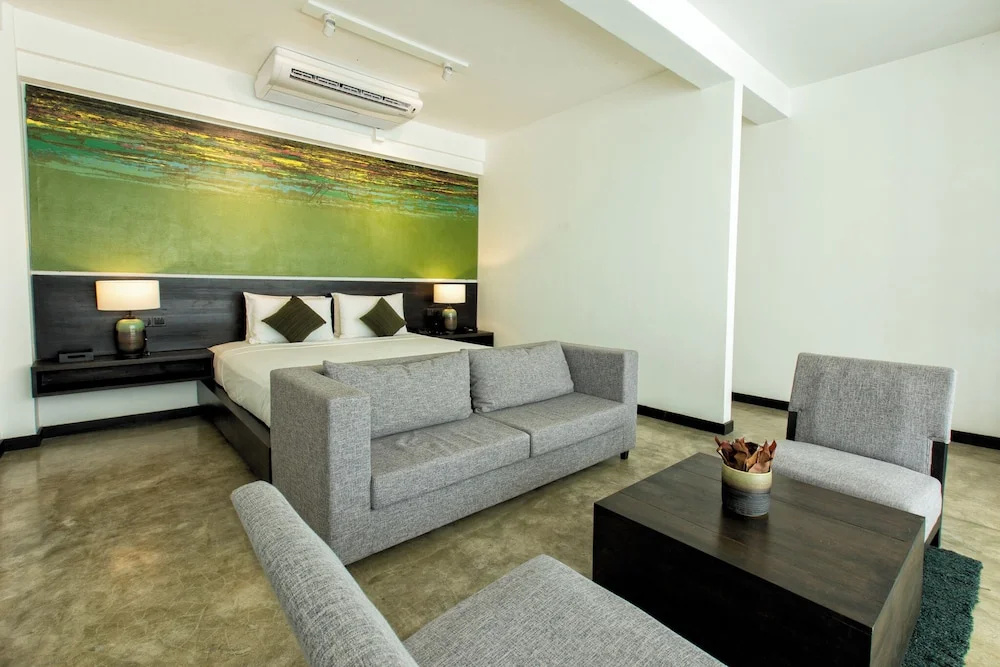 2 Bedrooms Family Suite with balcony and with lake view
