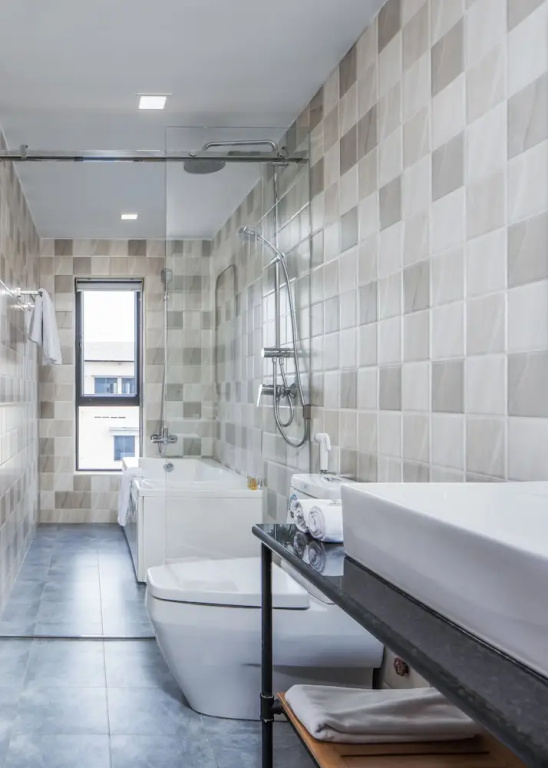 Deluxe Triple room with balcony and with city view