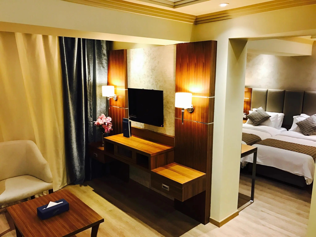 Double Junior Suite (twin beds)