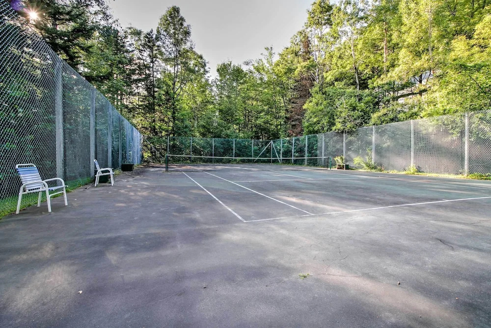 West Dover Vacation Rental w/ Hot Tub Near Mt Snow