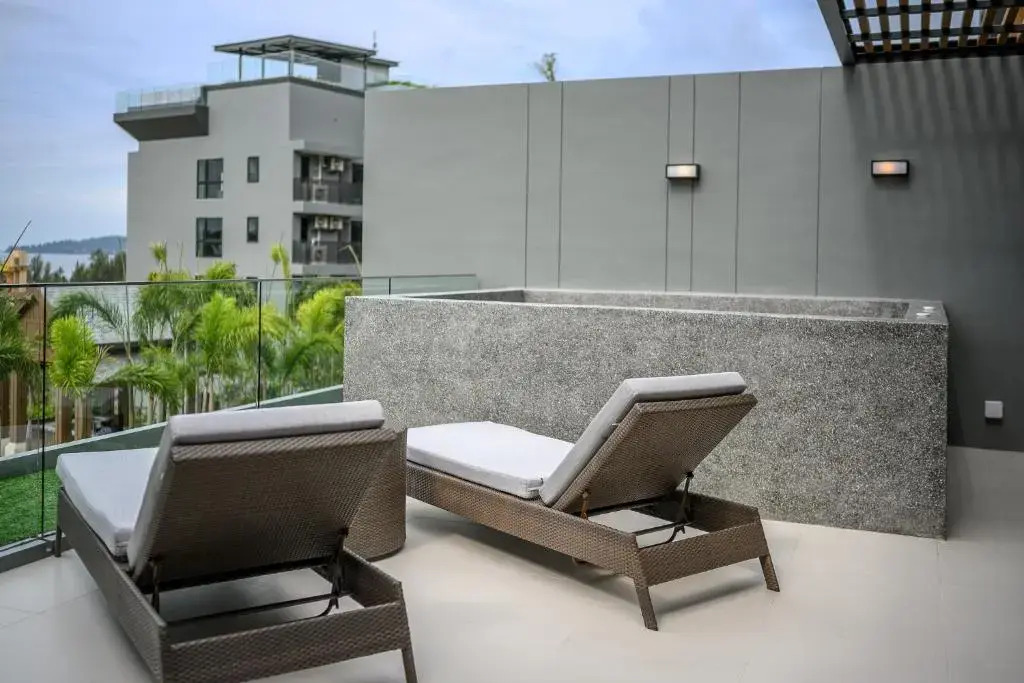 Люкс с бассейном Grande с 2 комнатами с видом на океан в Курортный отель MIDA Grande Resort Phuket
