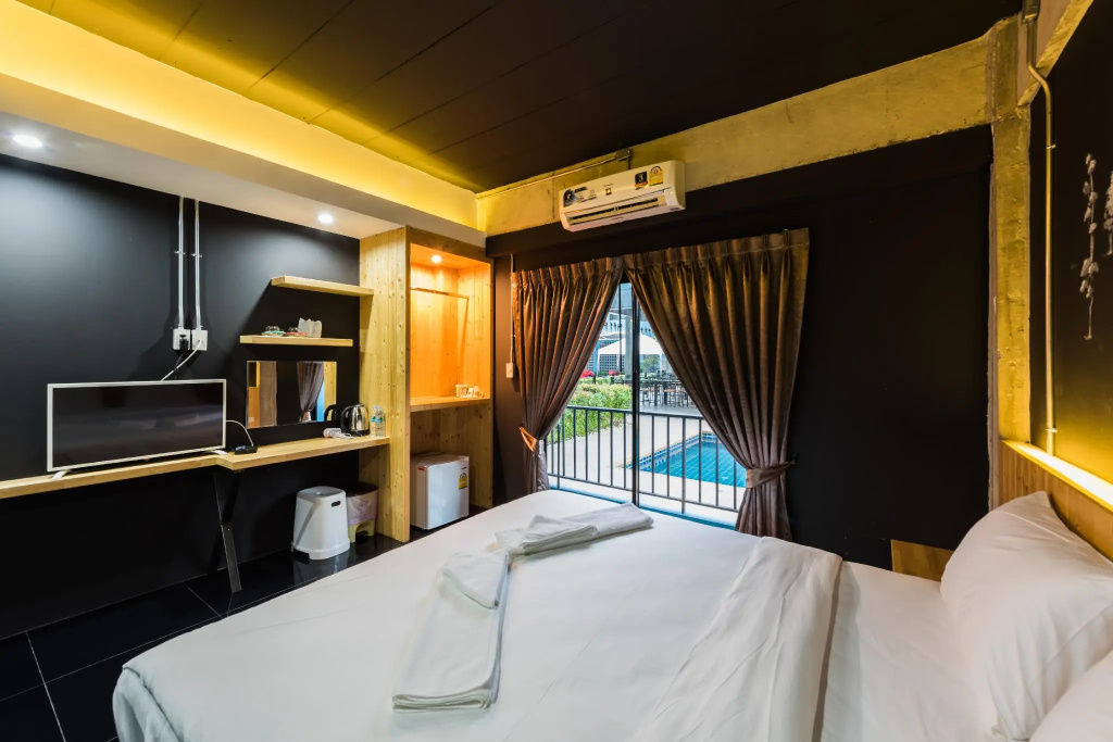 Standard Double room (full double bed)