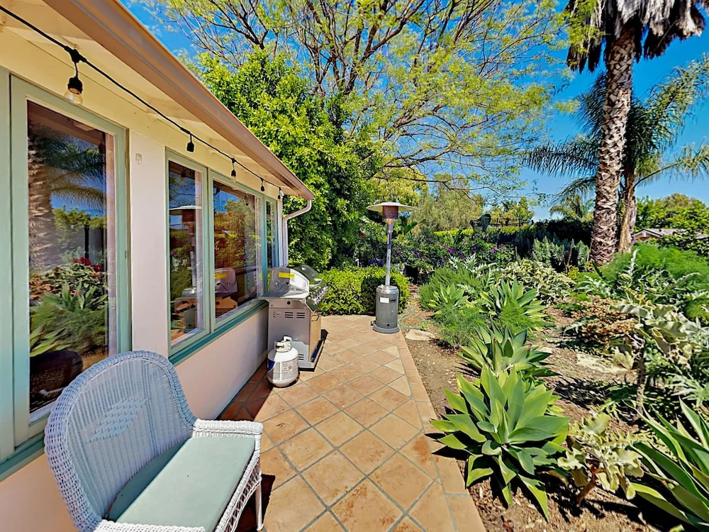 3BR Romantic Retreat Ocean Views Hot Tub by RedAwning