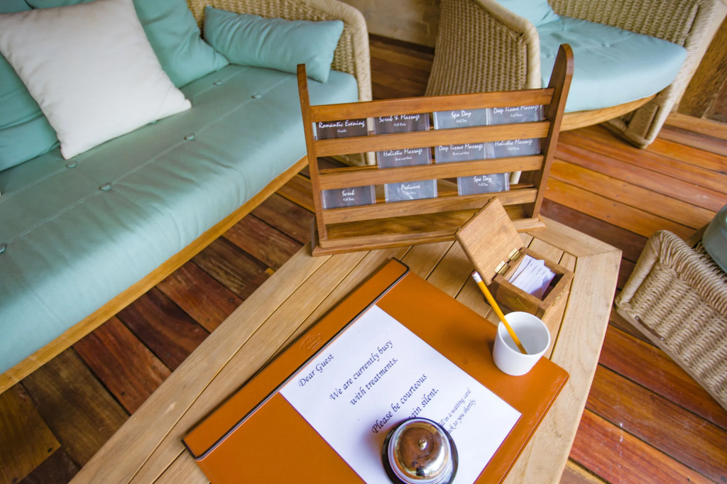 Lobby & Reception