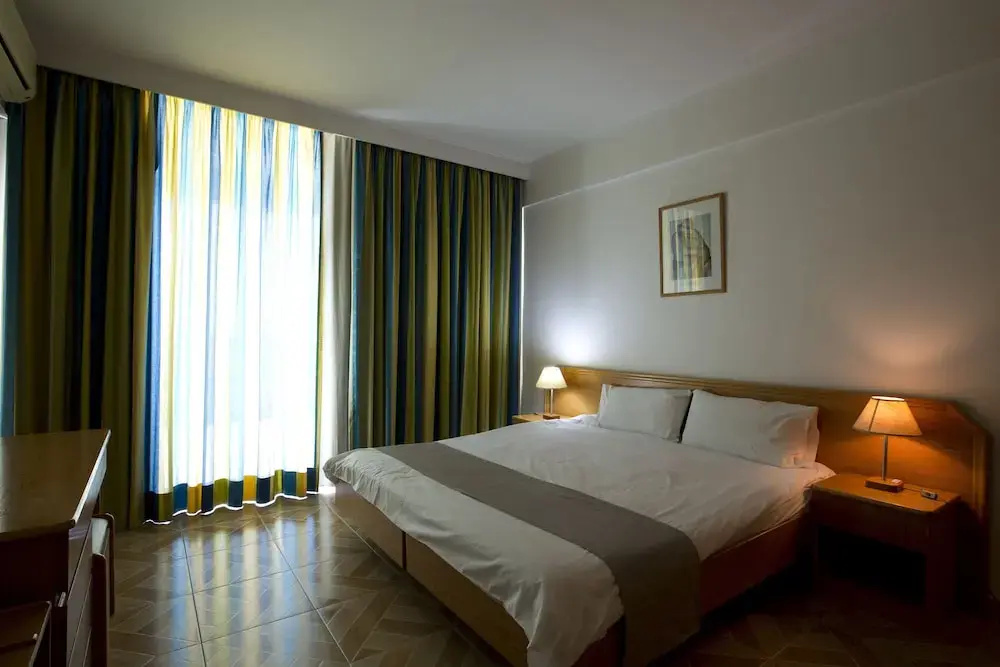 3 Bedrooms Suite with balcony and with sea view