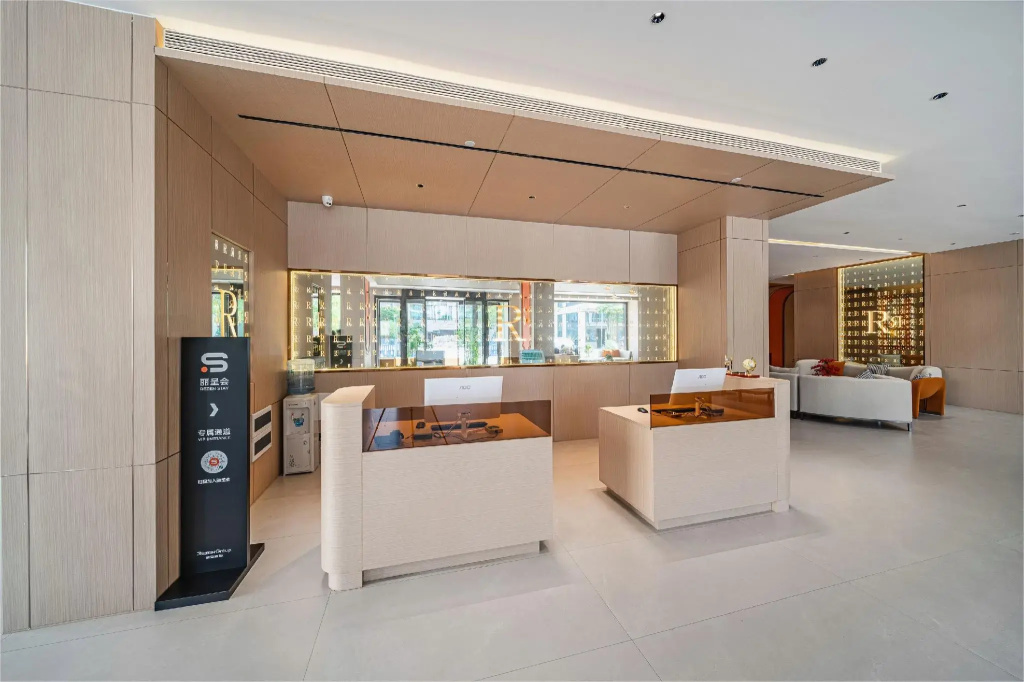 REZEN LONGUU Hotel (Guangzhou Baoneng Performance Center Luogang Subway Station) — фото