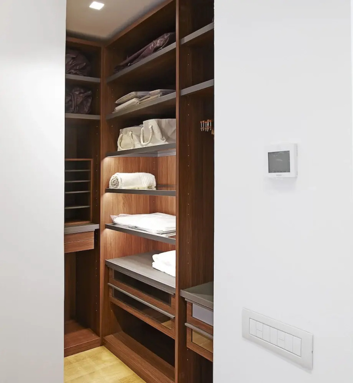 1 Bedroom Luxury Basement Apartment with balcony
