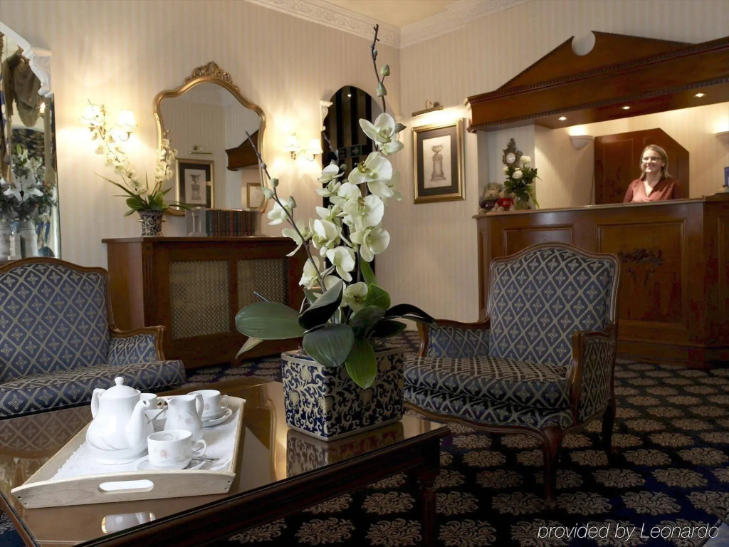 London Lodge Hotel — фото