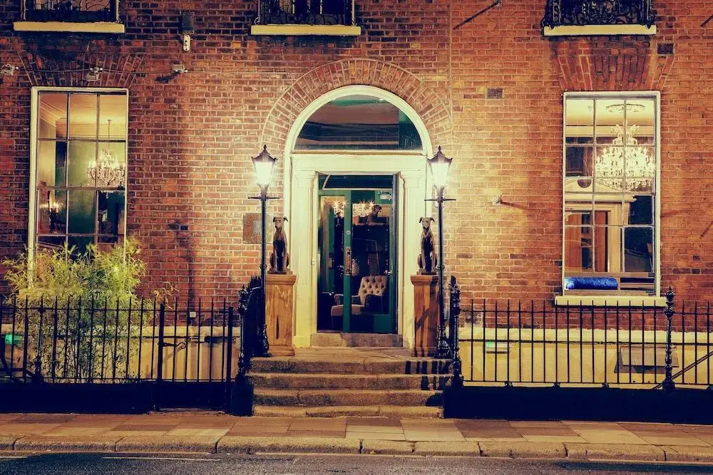 Leeson Apartments