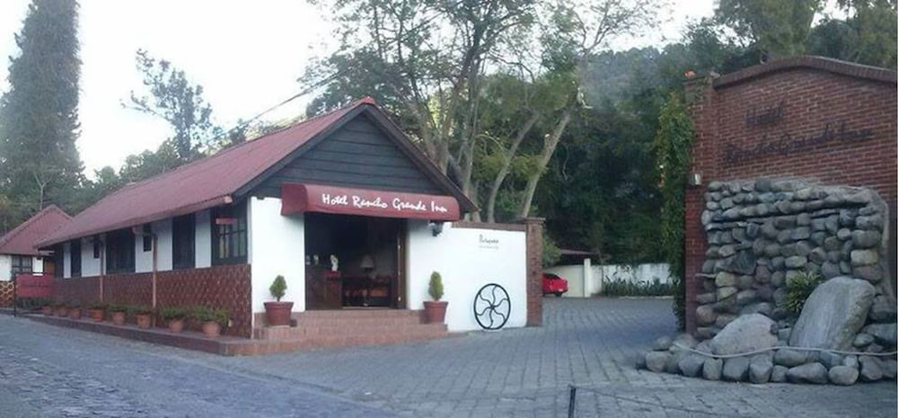 Hotel Paradise Inn