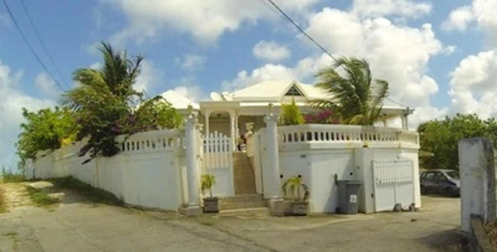 Voir la photo 2 — Studio avec terrasse amenagee et wifi a Le Gosier a 3 km de la plage