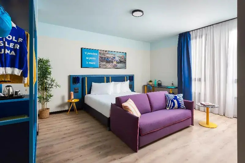 Superior Double room (full double bed)