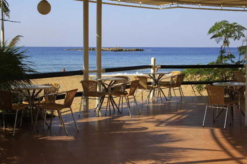 Beach & Waterfront