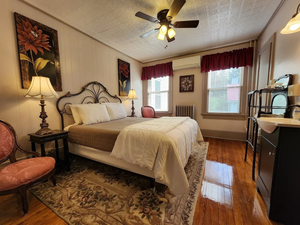 Vine Cottage Inn - фото 6