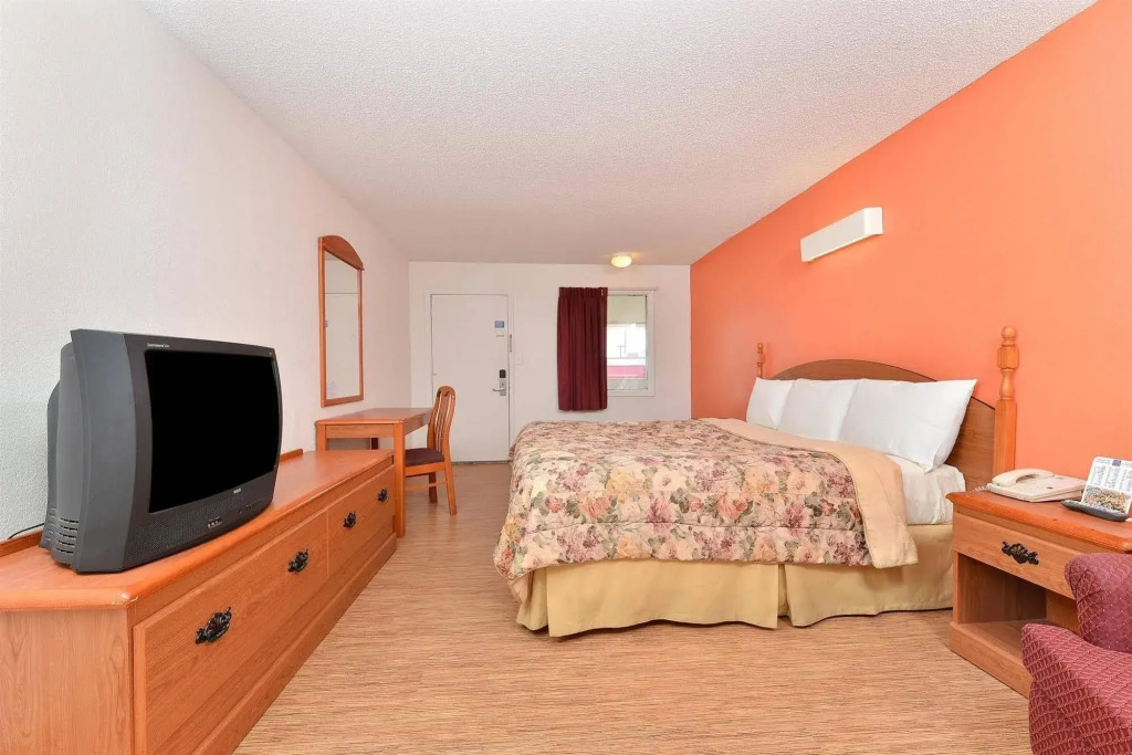 Crossroads Inn by null