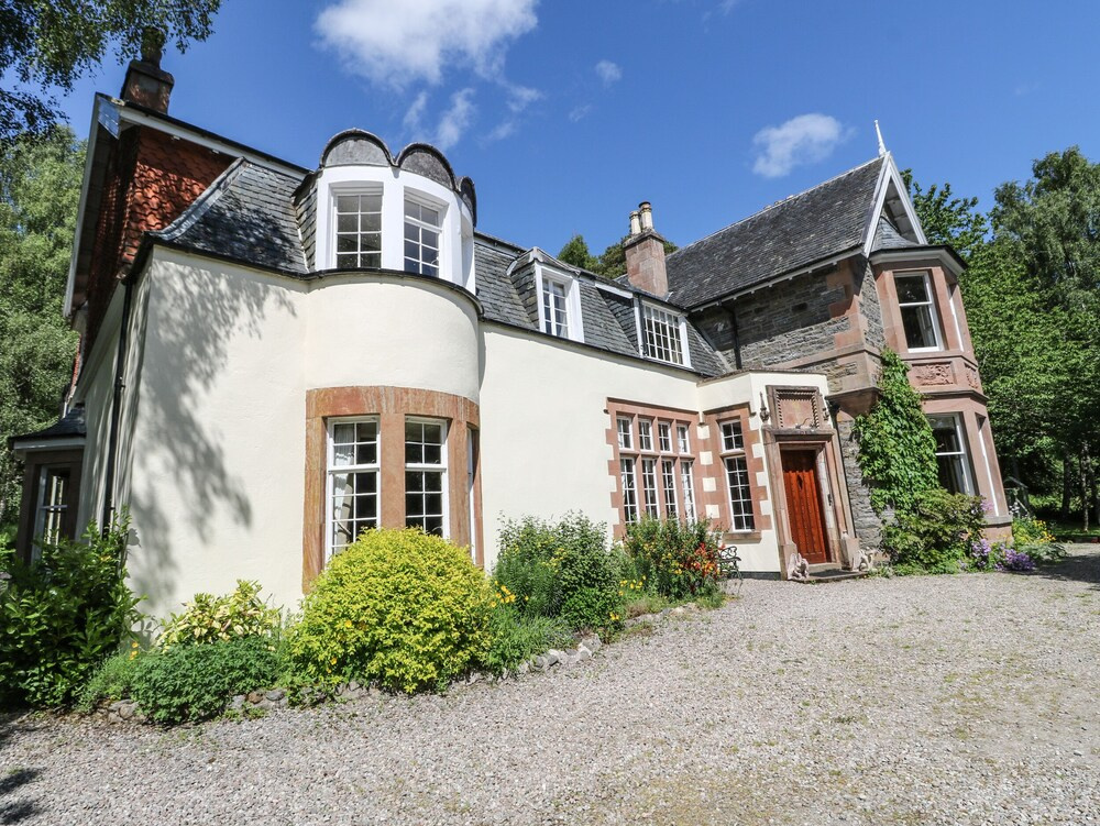 Bearnock Lodge