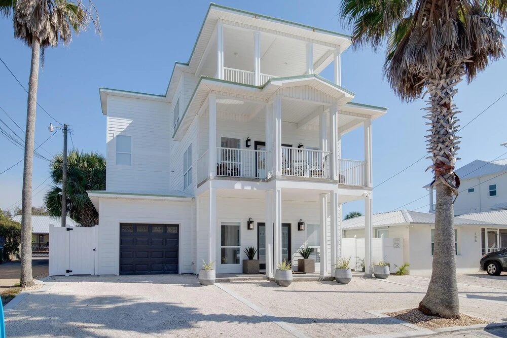 114 E Lakeshore Dr - The Sandcastle by Blue Swell