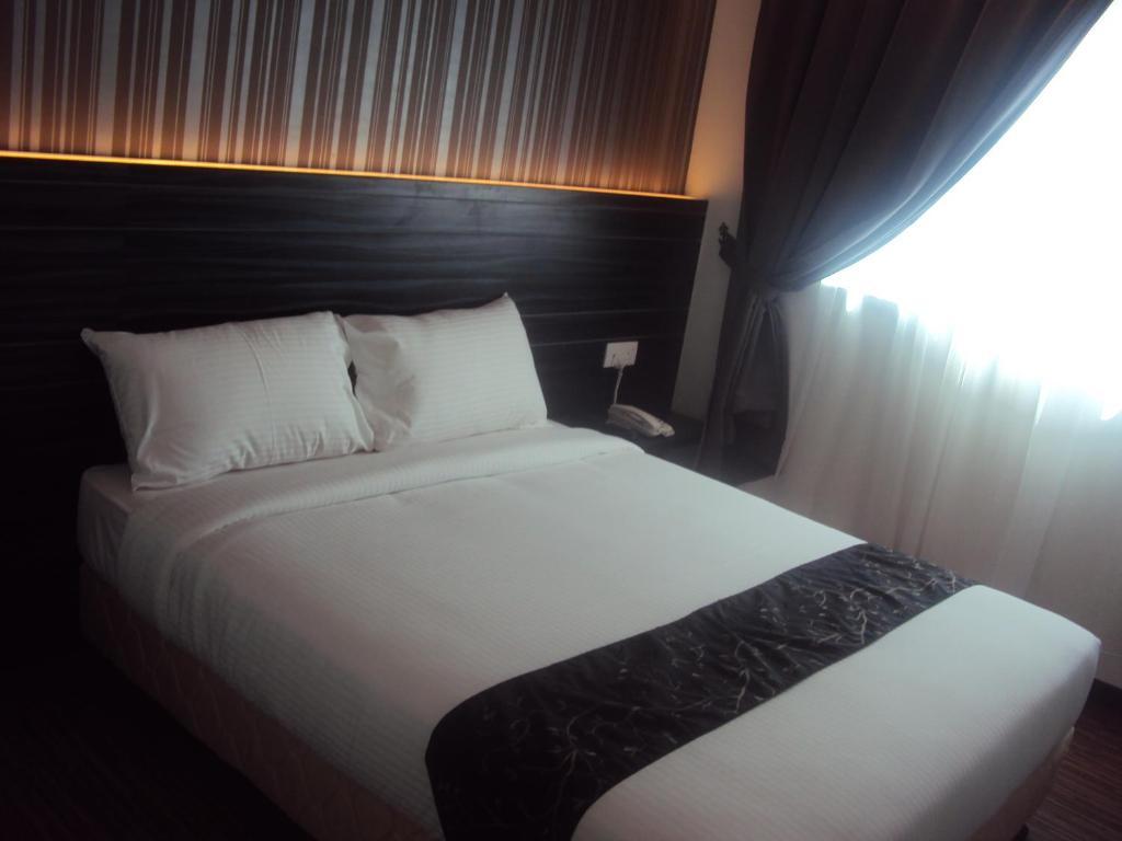 Signature Hotel