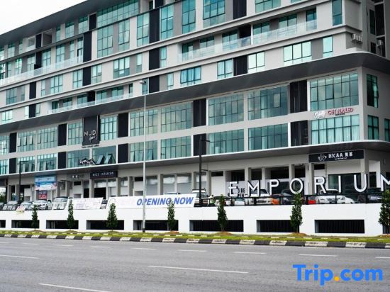 Luxe Loft 3BR Emporium 9pax