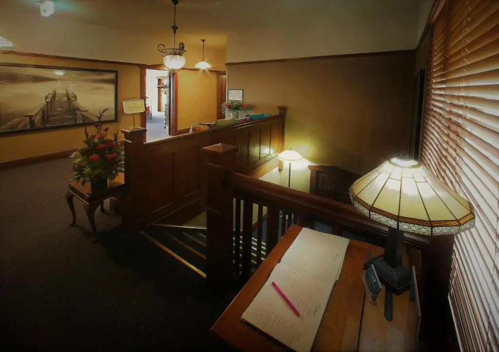 Lobby & Reception