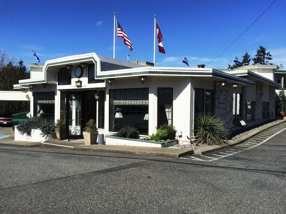 Flagship Inn