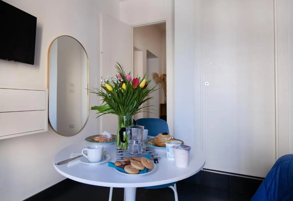 Deluxe Double room with balcony (full double bed)