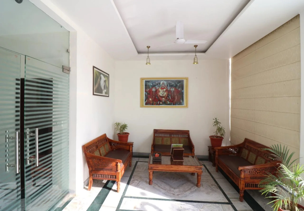 Lobby & Reception