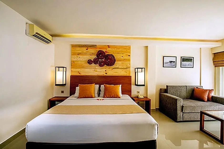 Superior Suite with pool view