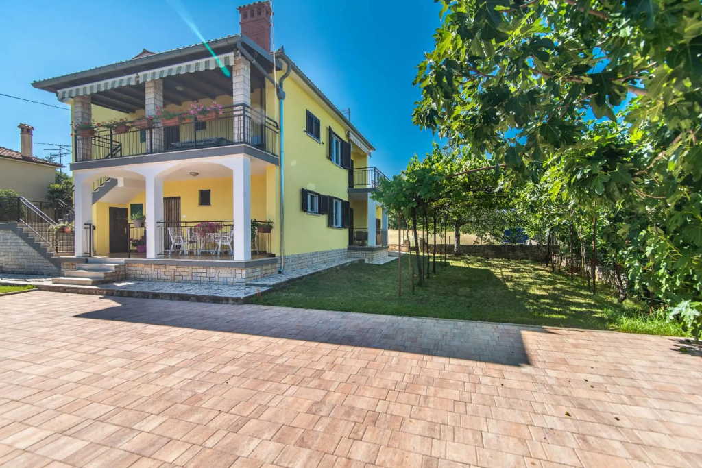 Villa Maria Nives